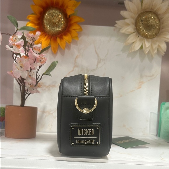 Wicked Loungefly AMC Universal Glinda and Elphaba Crossbody. NWT. - Picture 5 of 11